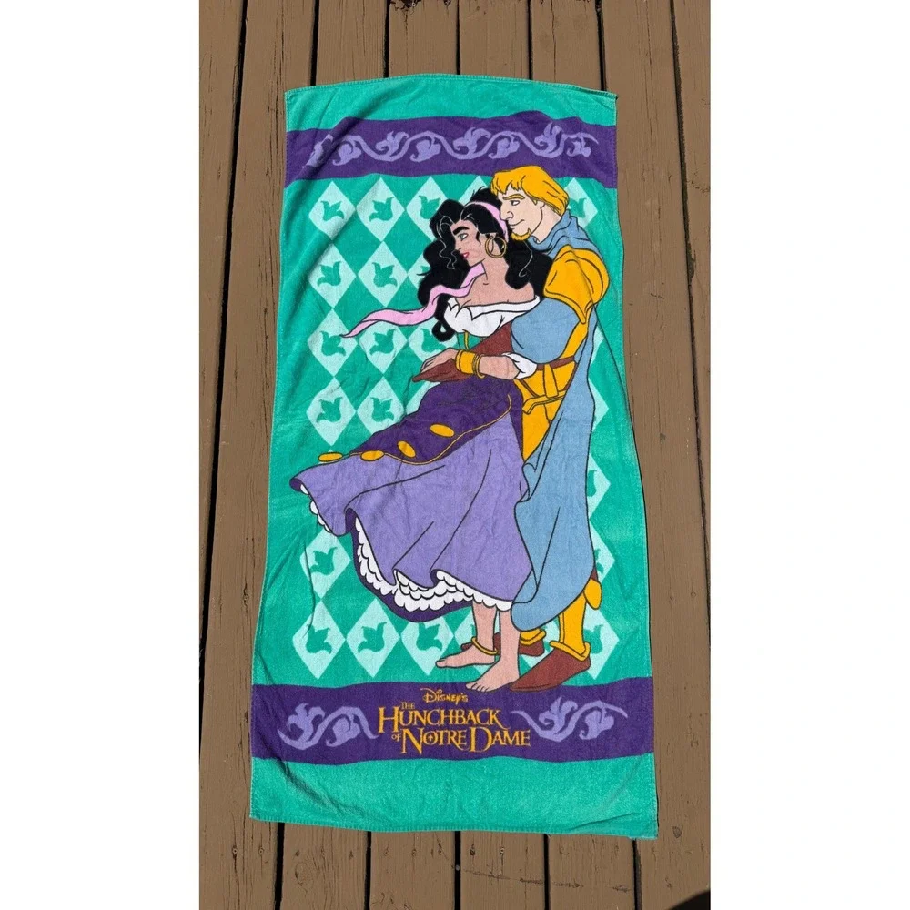 VTG Disney The Hunchback of Notre Dame Bath Beach towel 55x27 1990s Esmeralda